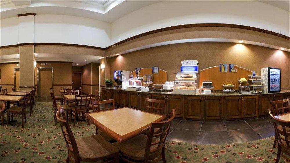 Holiday Inn Express & Suites Irving Conv Ctr - Las Colinas By Ihg Kültér fotó