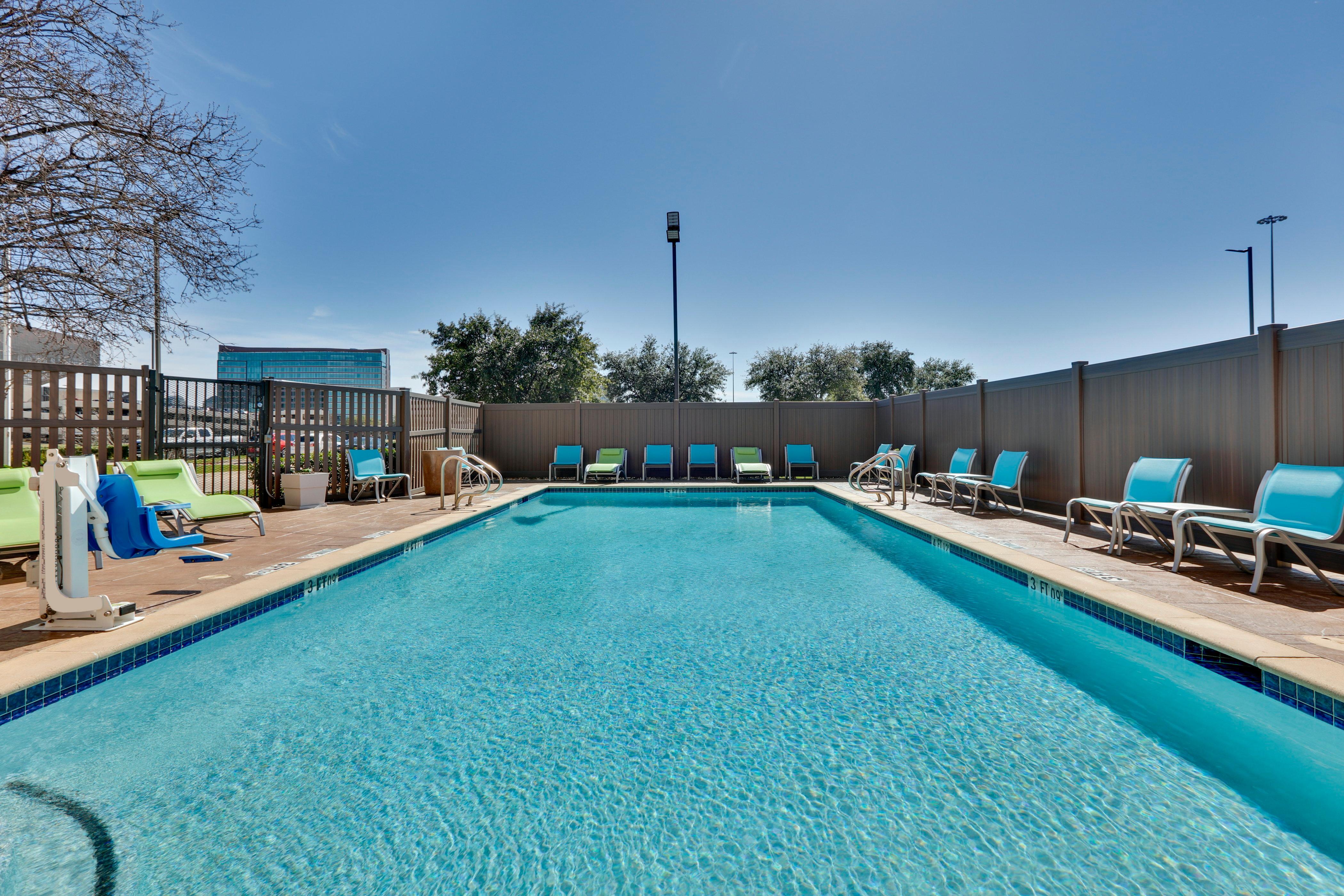 Holiday Inn Express & Suites Irving Conv Ctr - Las Colinas By Ihg Kültér fotó